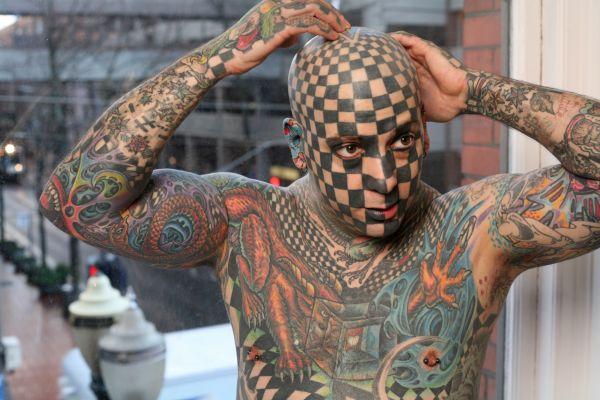 ​Татуировки за гранью морали и закона: какая символика попадёт под запрет?