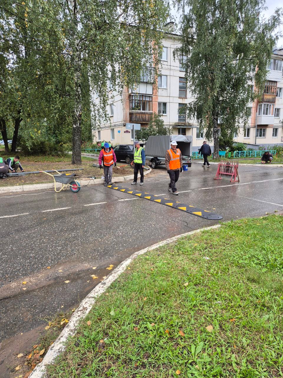 Безопаснее возле "Рекорда": новая искусственная неровность