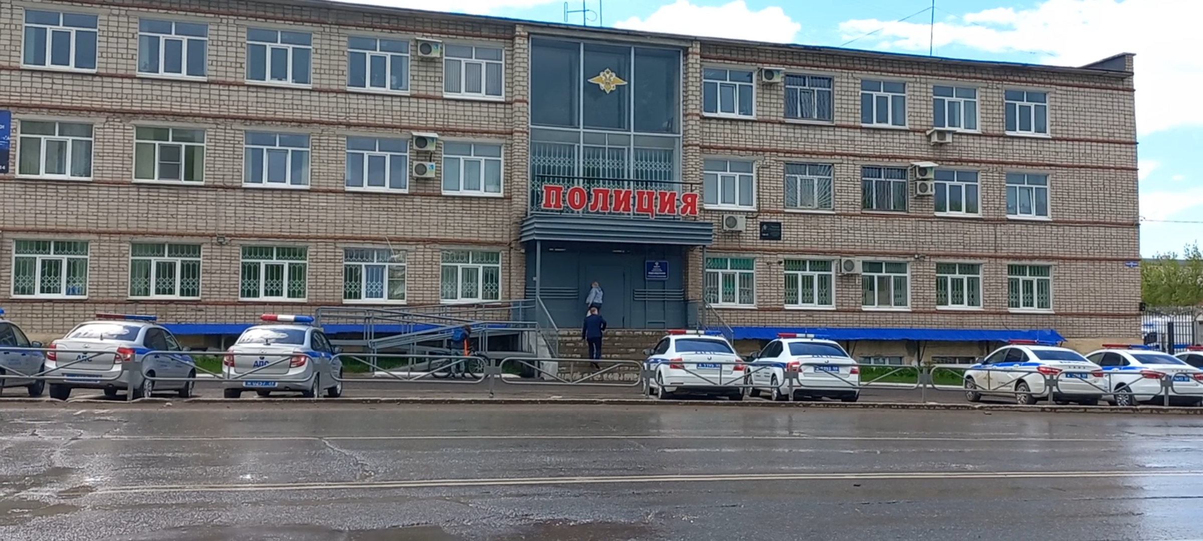 Выпил и закусил за чужой счёт